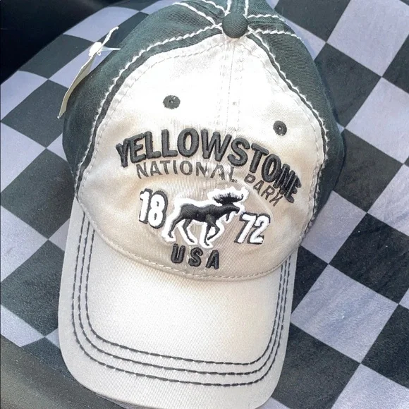 Yellowstone National Park Gray and Black Cap - Picture 1 of 5